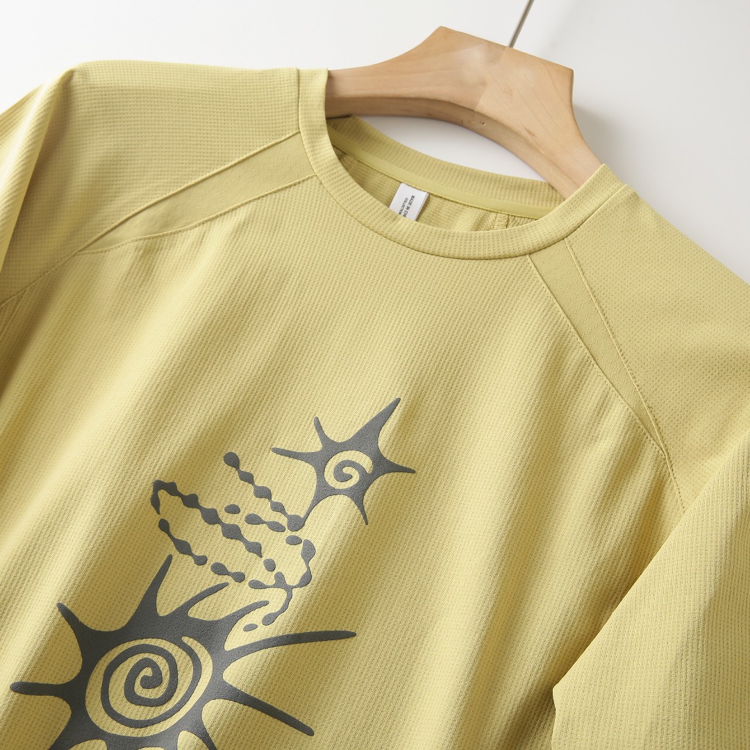 ユニセックス ハイストレッチ 通気性のある長袖 T シャツ  - Summer Clothing For Young Men のレビューと価格